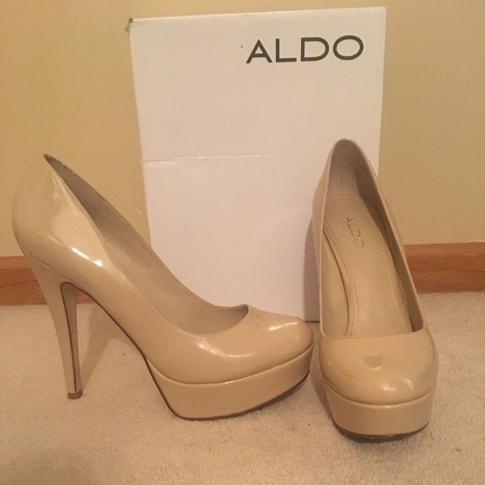 Aldo Capecoral tan paten heel